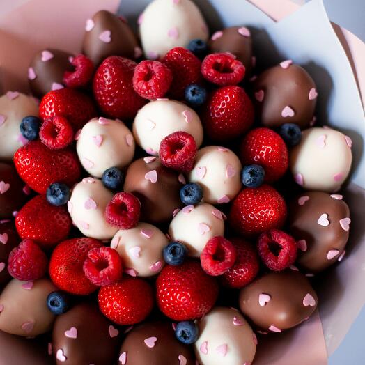 Bouquet of strawberry Lafleur
