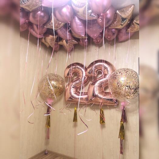 Composition of rose gold balloons for the birthday of 22 years with balloons under the ceiling 29 pcs