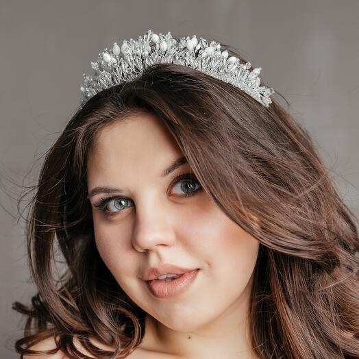 Diadema artesanal "Rainha da neve"