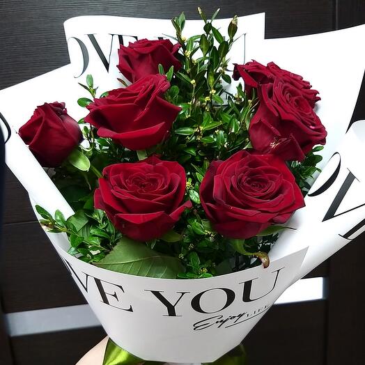 Ramo de rosas rojas