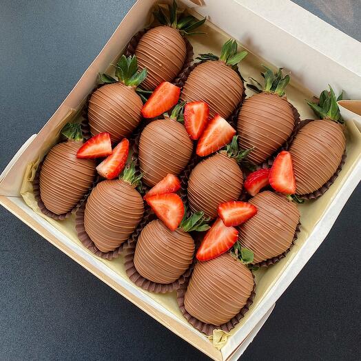 Клубника в бельгийском шоколаде 12 шт🍓
