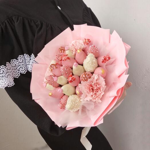 Ramo de fresas cubiertas de chocolate con Dianthus
