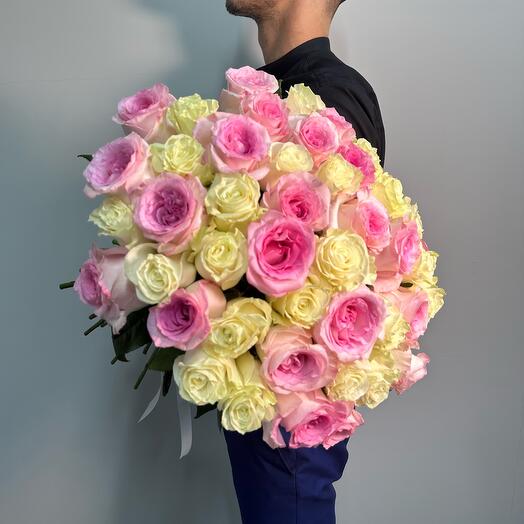 Bouquet of 51 roses Ecuador