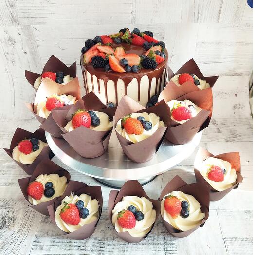Торт с капкейками,набор праздничный
