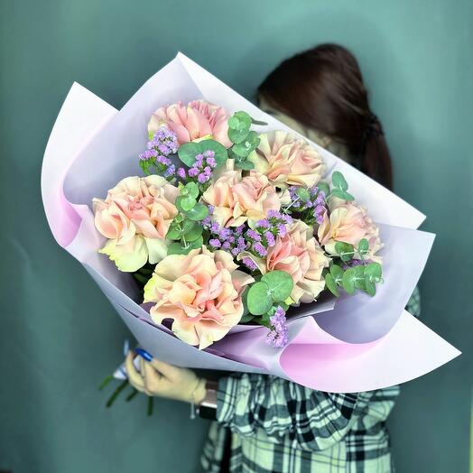 Супер💕букет с Французской розой 7 шт и статицей