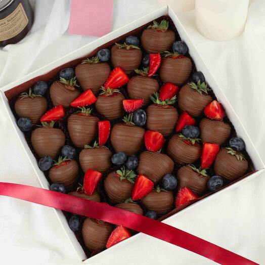 Chocolate-covered strawberries 25 pcs.