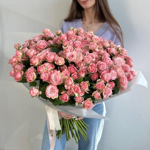 Букет кустовых пионовидных роз