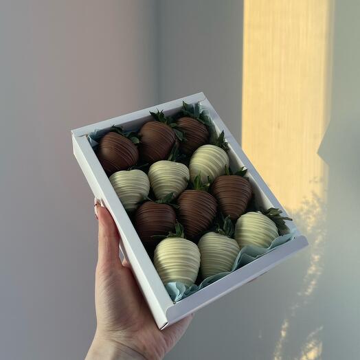 Набор 12🍓 «Молочный/белый шоколад»