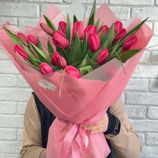 Букет из 25 тюльпан сурендер