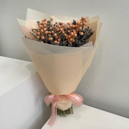 Букет из лавандина и льна в персиковой гамме