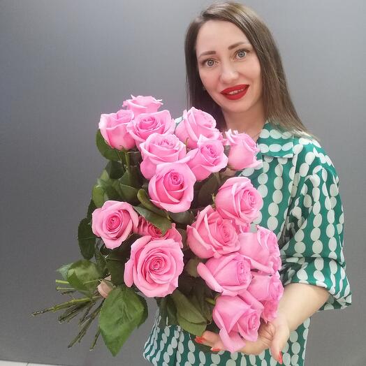 Розовая роза
