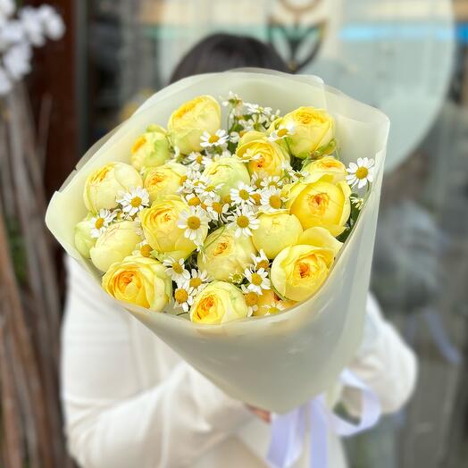 Yellow roses with chamomile