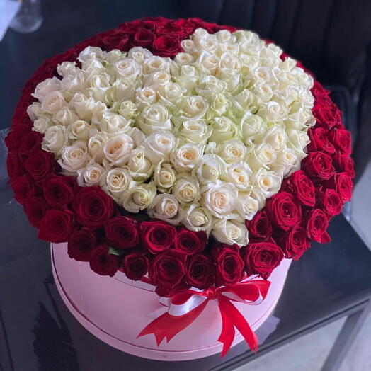 Сердце из роз в коробке
