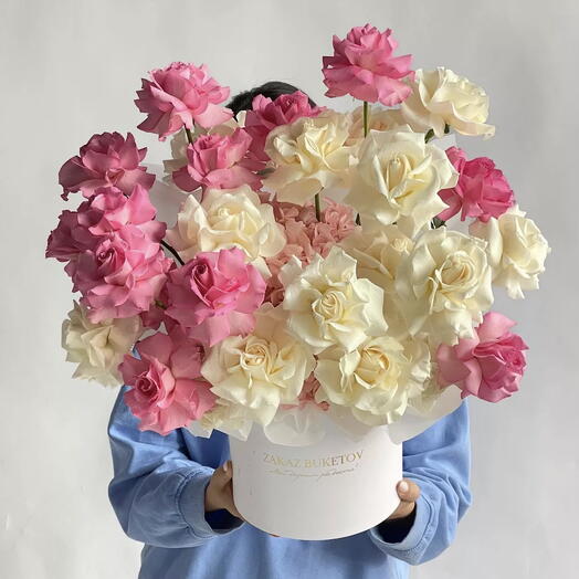 "Spring breath" bouquet with roses