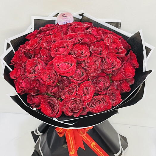 Lady Love: 100 Red Roses