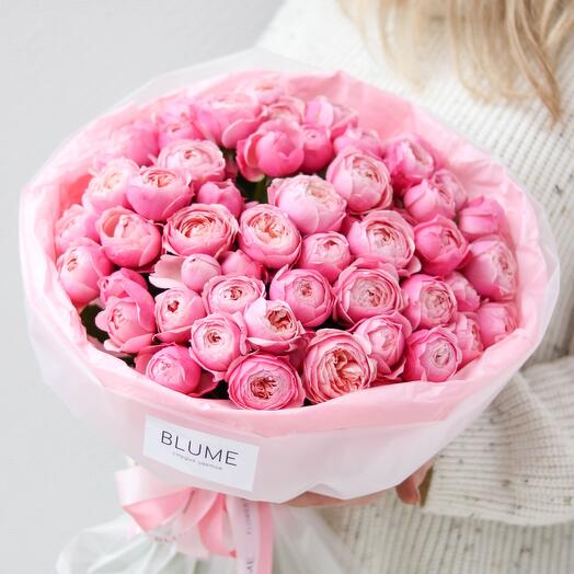 Monobucket of 19 peony-shaped bush roses by Silva Pink