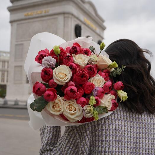 Bouquet of bushy peony-shaped roses