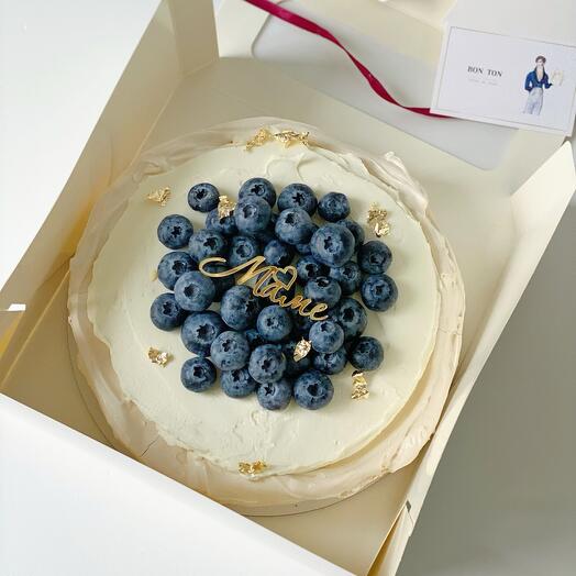 Anna Pavlova meringue cake for mom as a gift