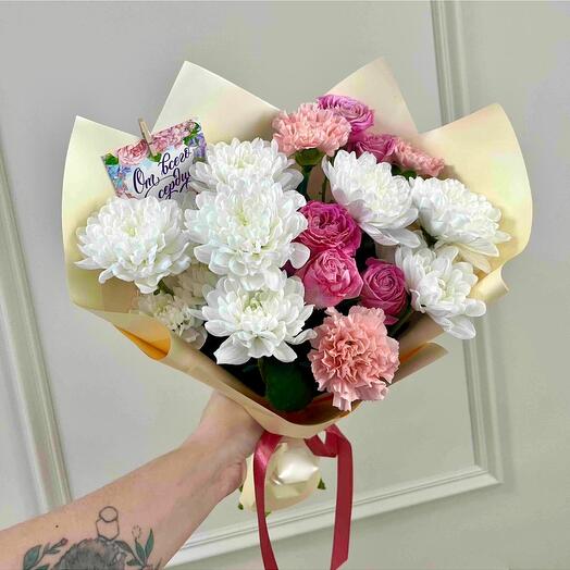 Сборный букет из Хризантем, Гвоздики и Роз