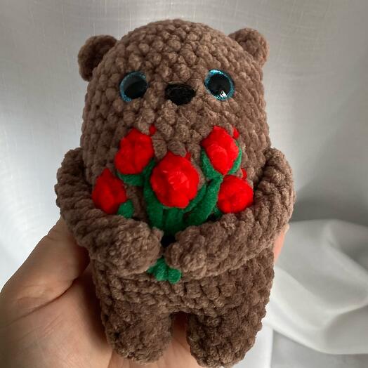 Мишка с цветами