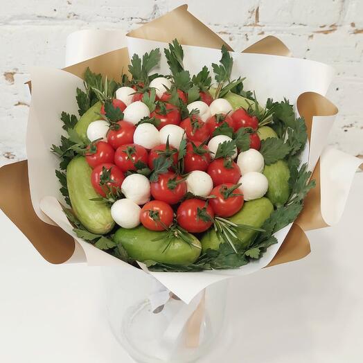 Овощной букет с сыром