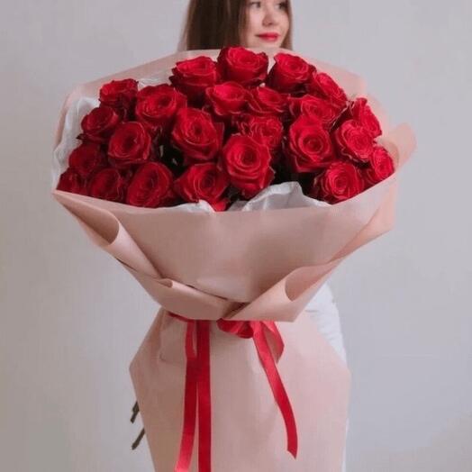 Красные розы Романтический акцент
