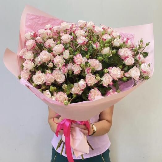Bouquet of delicate bush roses 11 pieces 70 cm
