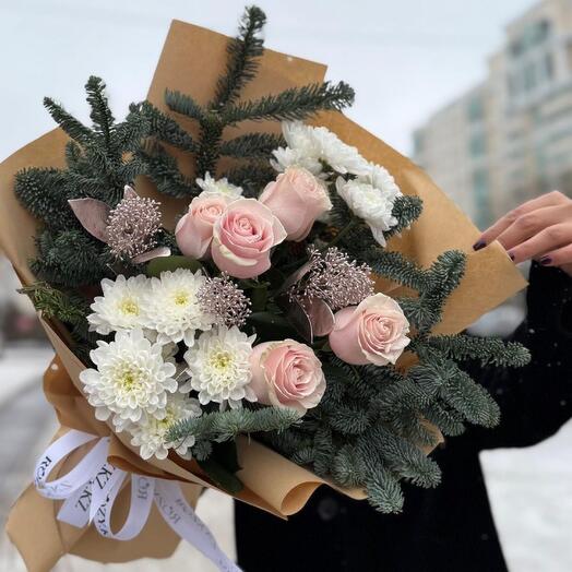 Зимний букет микс с веточками нобилиса