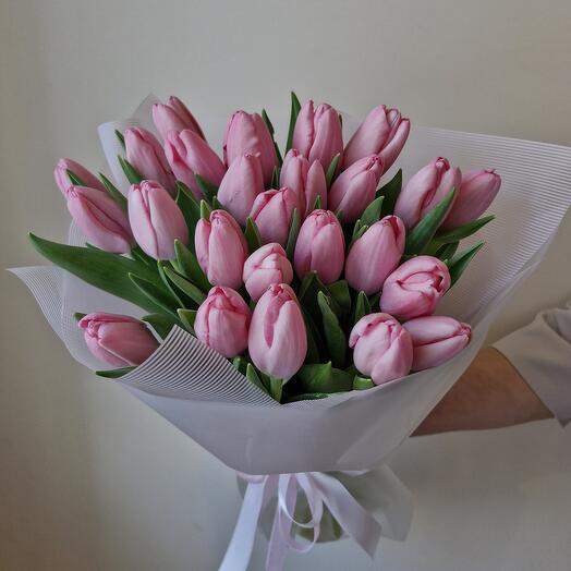 Букет из 25 розовых тюльпанов  " Нежность весны"