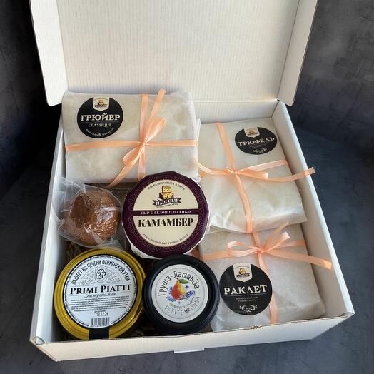 Вкусный подарочный набор сыров Гранд деликатес миди