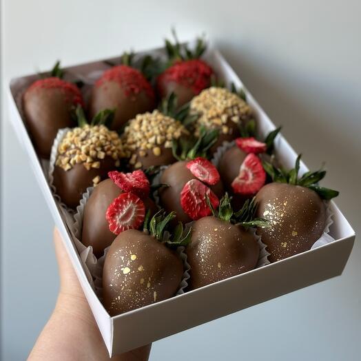 Клубника в шоколаде 12🍓 в молочном шоколаде