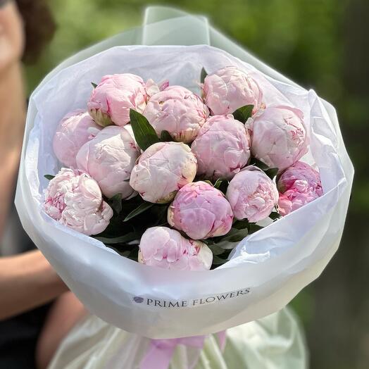 13 розовых пионов 🌸 нежный WOW букет