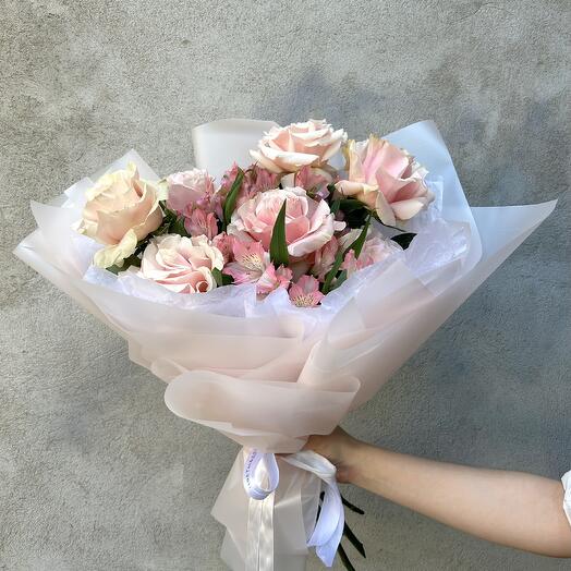 Французская роза и альстромерия