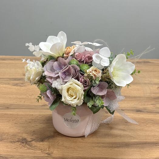 Композиция нежная из искусственных цветов🎀