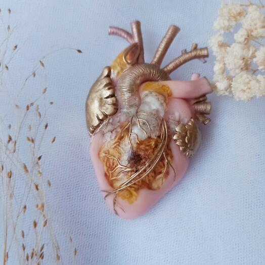 Брошь ручной работы "Сердце"