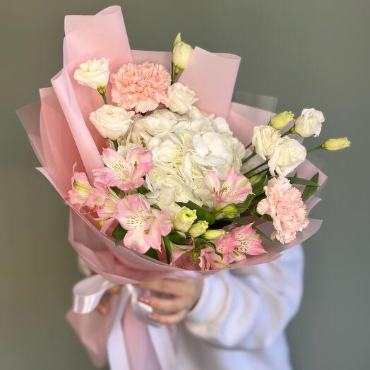 Сборный букет с гортензией, альстромерией и эустомой 🌸