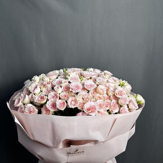 Букет из нежных кустовых роз от Bloomera