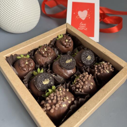 Клубника в молочном шоколаде 🍓