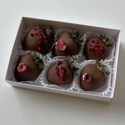 Клубника в шоколаде, 6 шт