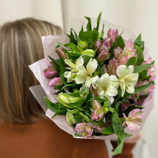 Букет из альстромерии микс 7 шт (мб 56)