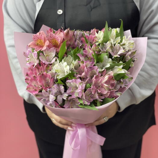 Букет альстромерий, 15 шт в оформлении