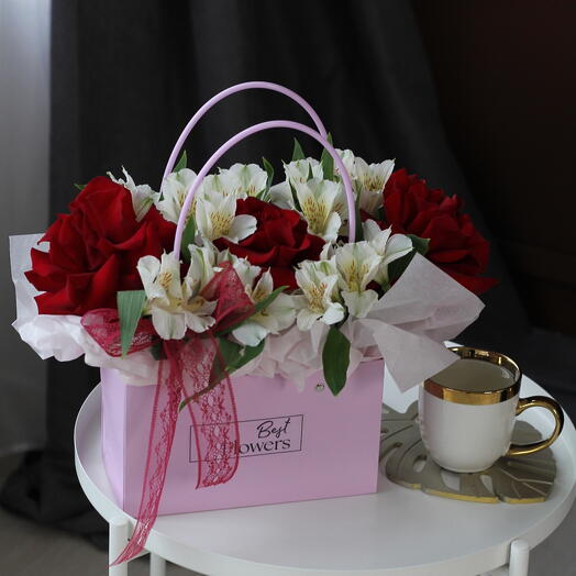 Цветы в сумочке🥰💐