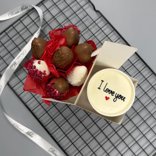 Бенто торт в стаканчике I love you + клубника в шоколаде