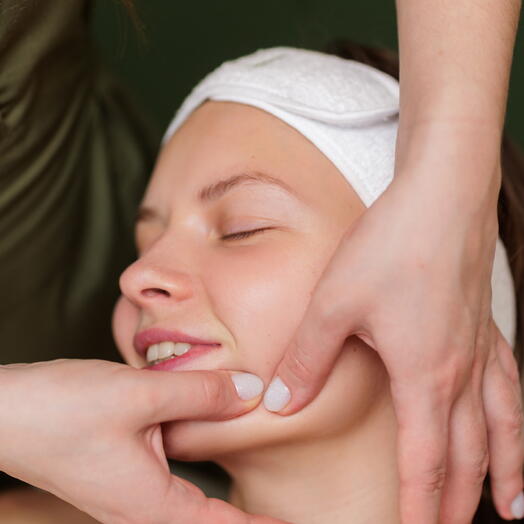 Абонемент на 20 посещений любого массажа лица