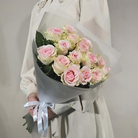 Оригинальный букет из нежных роз букет les fleur (В0146)