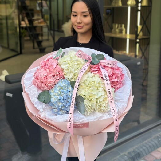 Монобукет из нежнейших гортензий