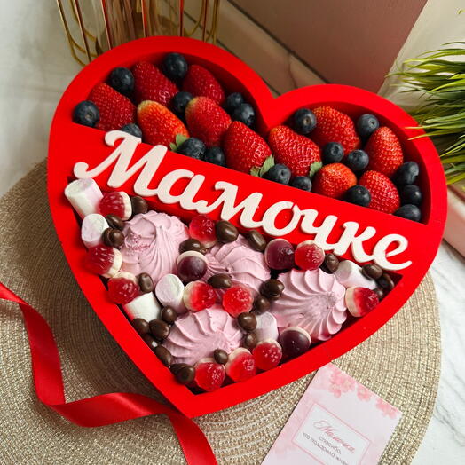 Клубника с зефиром для мамы