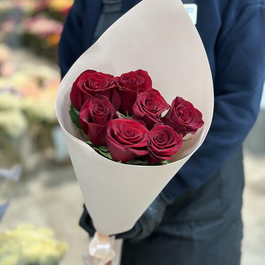 Букет из 7 красных роз Эксплорер