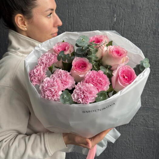Розовые розы с нежными диантусами для красотки 💕/ цветы в Уфе с доставкой
