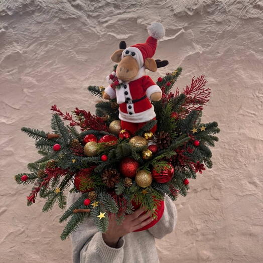 Новогодняя композиции с рождественским оленем